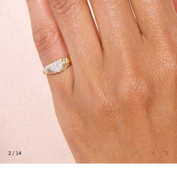 Heart of the Matter Pinky Signet ring - Picture 8 of 8